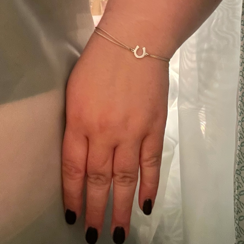 Horseshoe bracelet